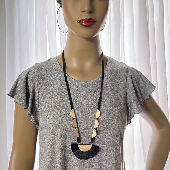 Fan Tassel Necklace Adjustable Length - Picture 2 of 8